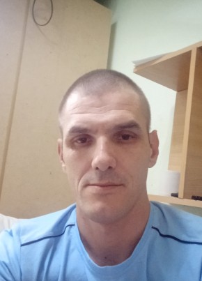 Максим, 39, Россия, Губкинский