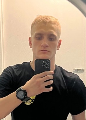 Михаил из Волгограда 19 лет