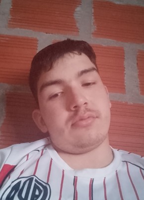 Sergio из Posadas 18 лет