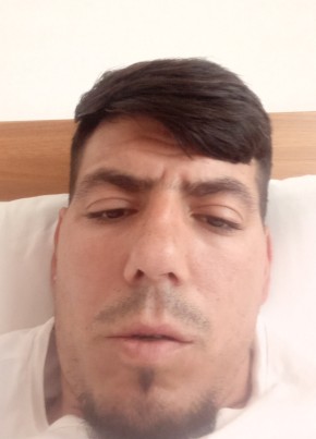 Niculae из Roma 32 года