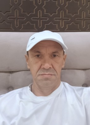 Айбек из Бишкека 56 лет