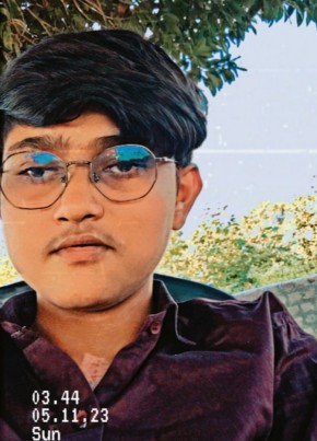 Harshil, 18, India, Botad