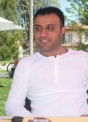 Esat Şenol, 43, Türkiye Cumhuriyeti, İstanbul