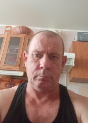 Денис из Саратова 45 лет