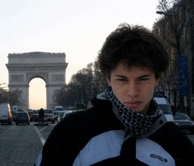 Roman, 21, Ganja