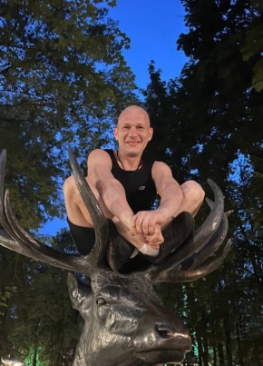 Максим из Смоленска 45 лет