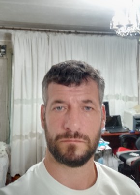 Иван Гладких из Сочи 44 года