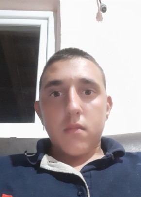 Aleksa Stankovic, 22, Republika e Kosovës, Prishtinë