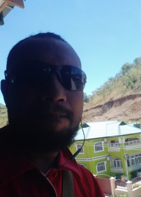 Karl poss, 29, Papua New Guinea, Port Moresby