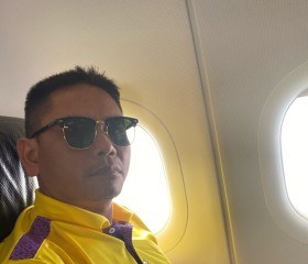 Udom, 43, Bangkok