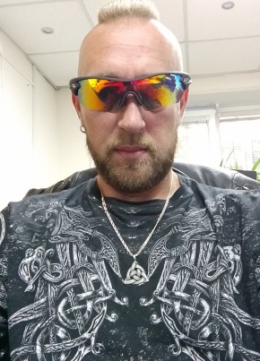 Роман из Петропавловск-Камчатския 46 лет