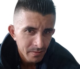 Oswaldo, 41, Caracas