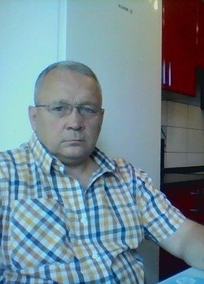 Михаил, 64, Россия, Радужный (Владимирская обл.)