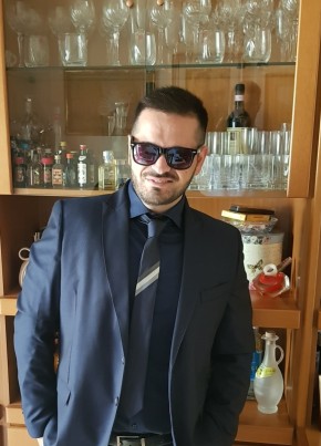 Enzo, 39, Repubblica Italiana, Salerno