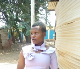 Neeema, 19, Bujumbura