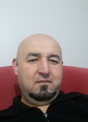Yusufkarahan, 43, Türkiye Cumhuriyeti, İstanbul