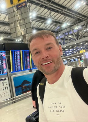 Михаил из Санкт-Петербурга 42 года