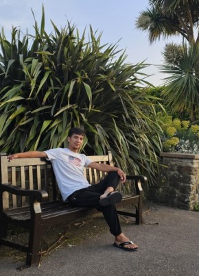 Блатной из Bognor Regis 24 года