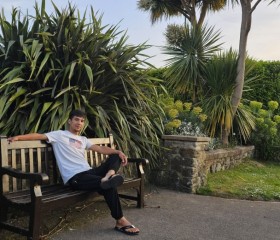 Blatnoy, 24, Bognor Regis
