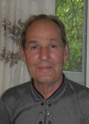 ЮРИЙ, 75, Россия, Зеленогорск (Красноярский край)