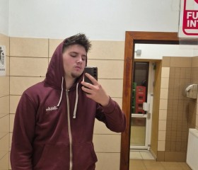 Roberto, 18, Cluj-Napoca