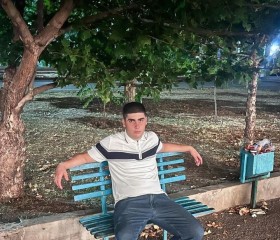 Arsen, 26, Yerevan