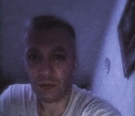 Artur, 40, Brest