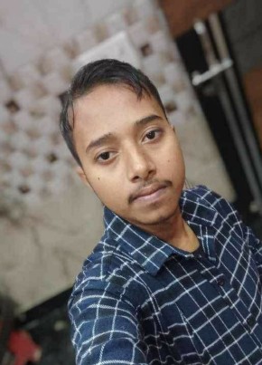 Suresh Prajapati, 23, India, Delhi