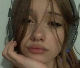 Alina, 18, Moscow