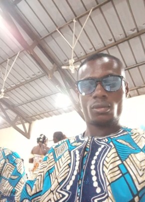 Yapi из Abidjan 33 года