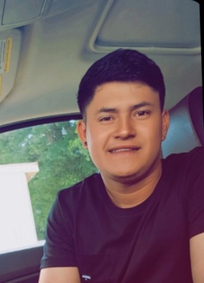 Edgardo из Detroit 25 лет