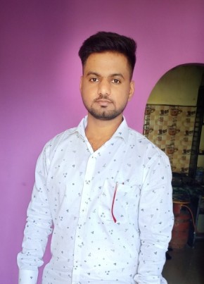 Santosh, 27, India, Turmeric city