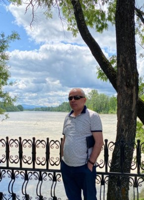 Тайфур из Москвы 54 года