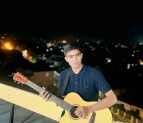 Muhammad Huzaifa, 22, Pecs