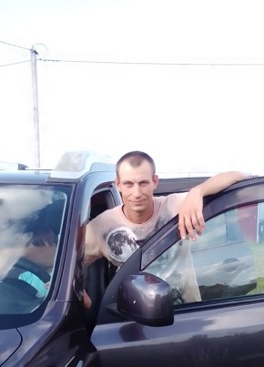 Роман Павлов из Пскова 44 года