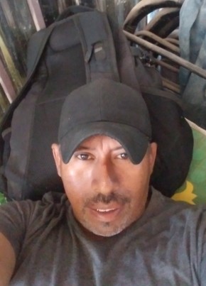 Ernesto Alvares, 42, República de El Salvador, San Salvador
