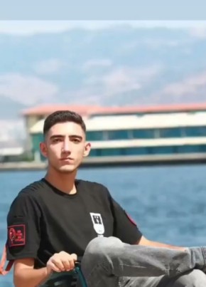 Mert из Gaziantep 23 года