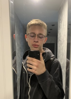 Кирилл из Томска 18 лет