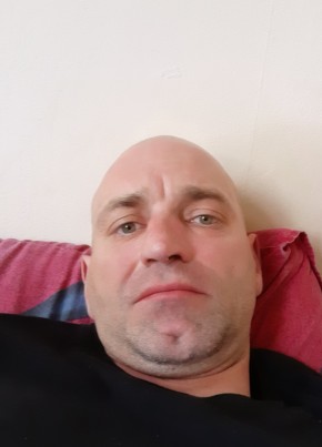 Piotr Chojnacki, 45, United Kingdom, London