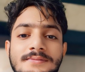 Shivam, 24, Sultanpur