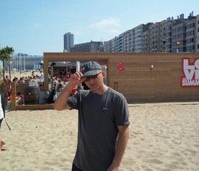 Maxim , 51, Brussels