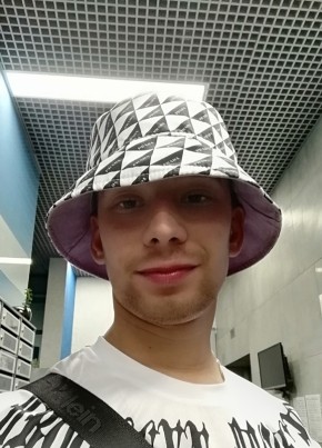 Артём из Тольятти 22 года