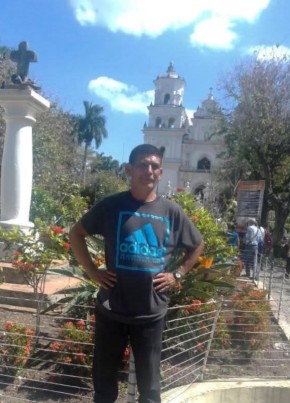 Ronald из Santa Ana 18 лет