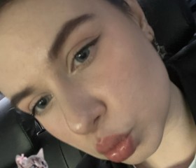 zhenya, 18, Washington D.C.