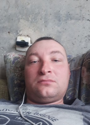Артем, 37, Россия, Электрогорск