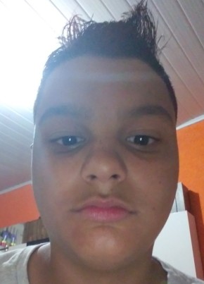 Adrian Feliciano, 19, Brazil, Ibipora