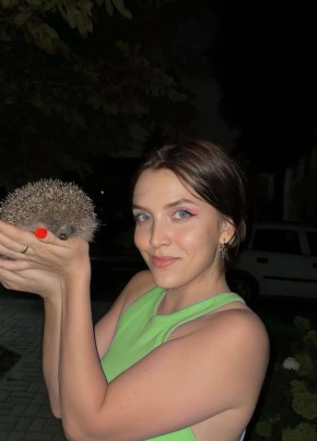 Anastasiya, 26, Belarus, Maladzyechna