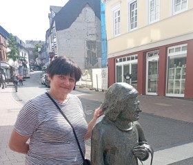 Nadіya Klochkova, 63, Petersaurach