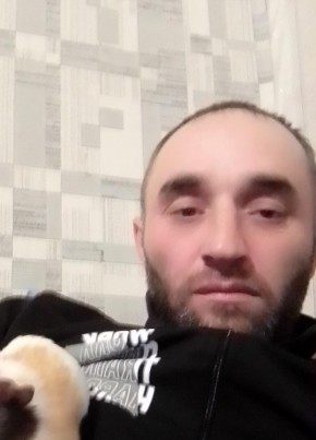 Марат из Черкесска 42 года