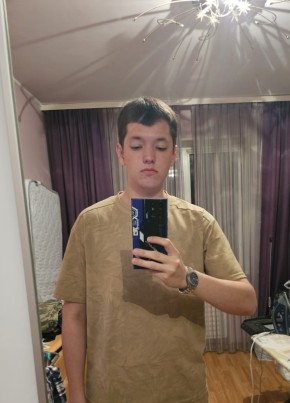 Иван из Владивостока 18 лет